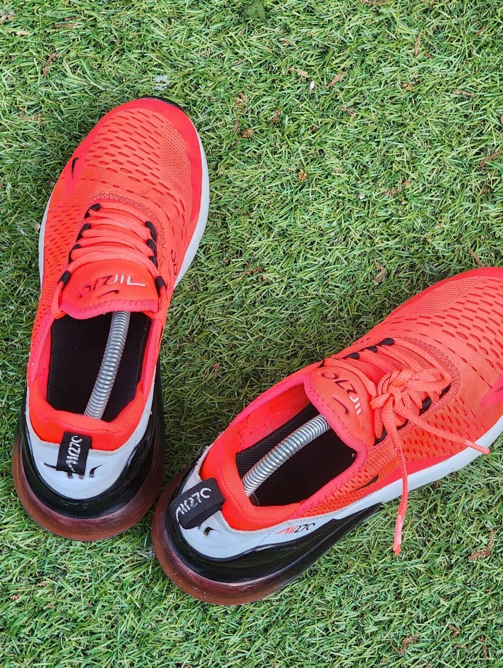 NIKE AIR MAX 270 - Women's Sneakers - SIZE 8. (Please See All Pictures) - Picture 7 of 9